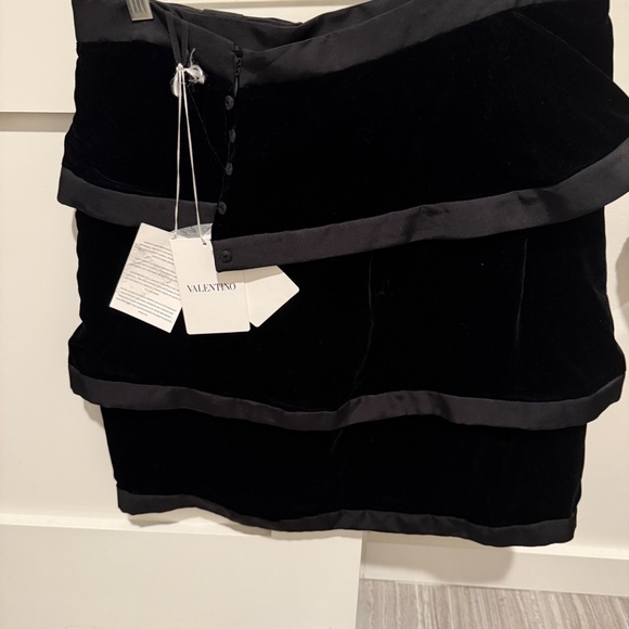 Velvet tiered skirt - Picture 2 of 3